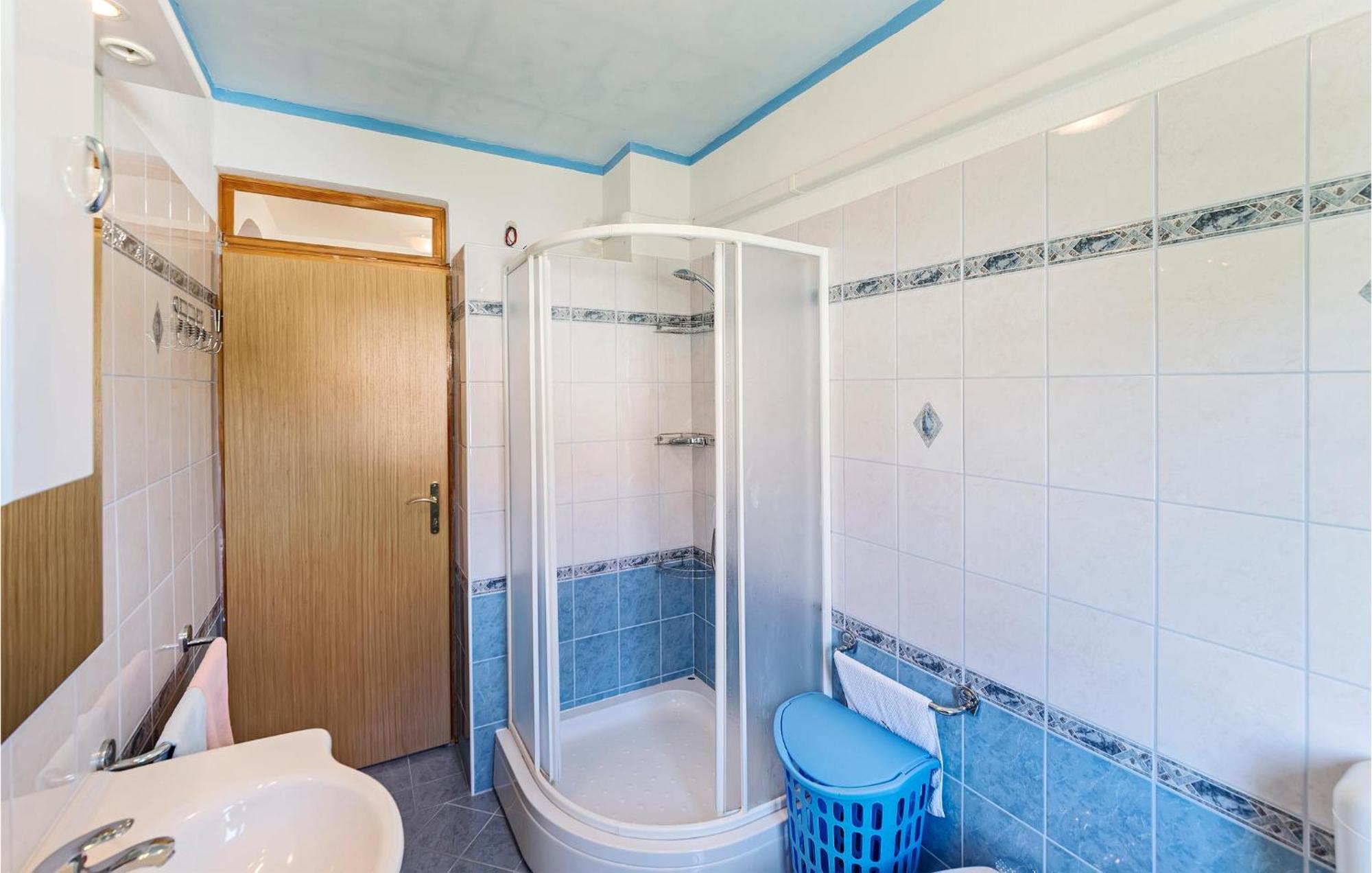 2 Bedroom Lovely Apartment In Labin Labin  Exteriér fotografie